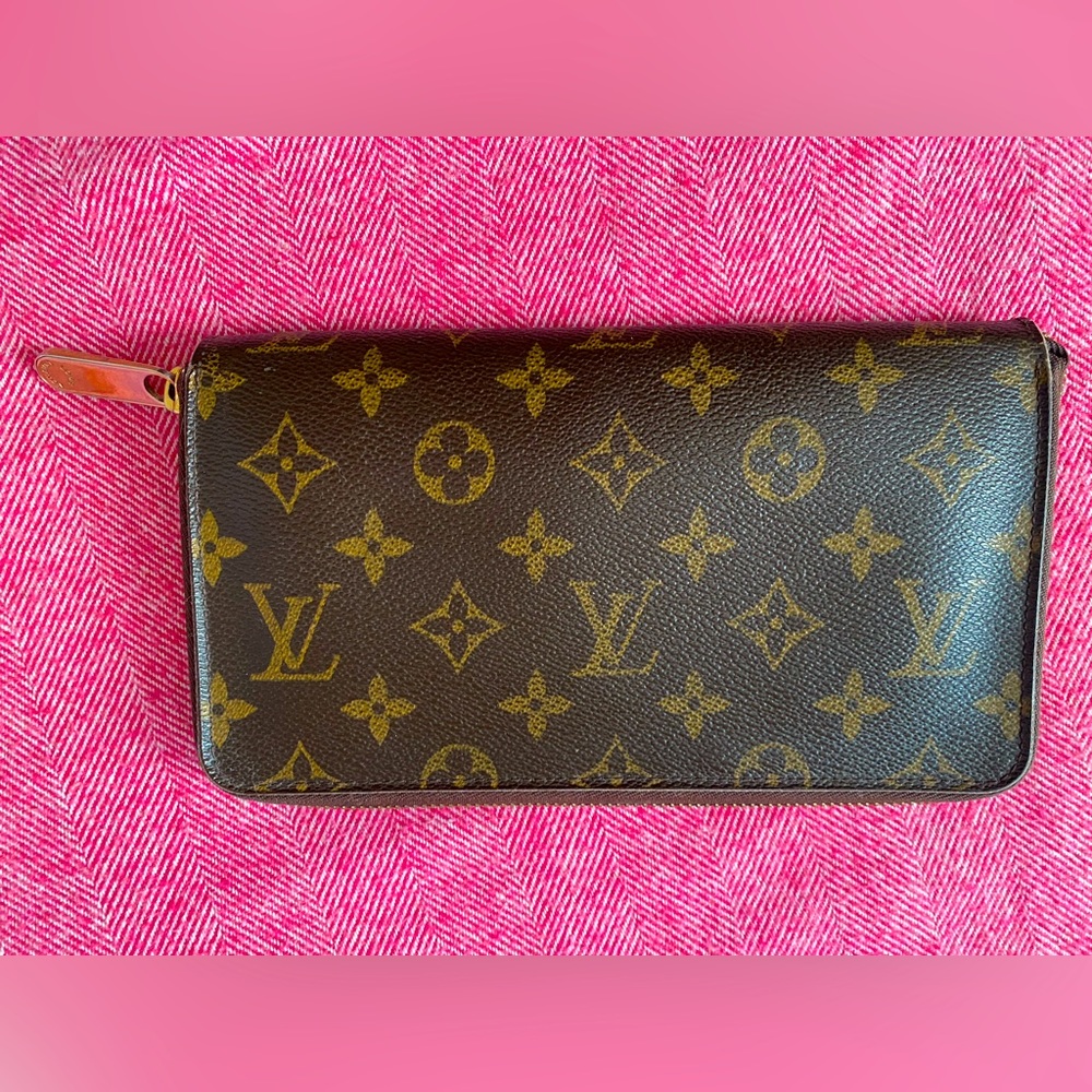 💎✨BEAUTIFUL✨💎 Authentic Louis Vuitton Monogram Zippy Wallet